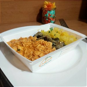 Strogonoff de frango + Mandioquinha dorè + Berinjela