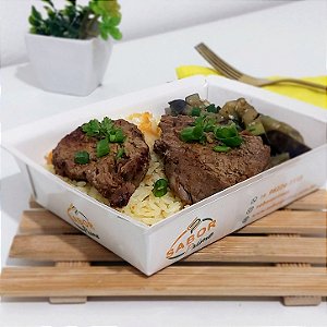 Filé Mignon Bovino grelhado + Arroz c/ cenoura + Berinjela no azeite