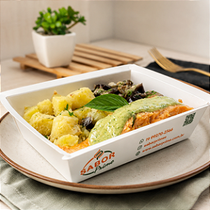 Filé de Salmão c/ molho de espinafre + Batata doce dorè + Berinjela no azeite
