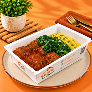 Almôndegas c/ molho natural de tomate + Purê de mandioquinha + Couve