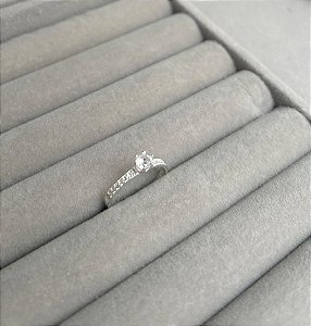 Anel Solitário em Prata pedras Zircônia