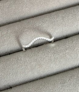 Anel em Prata Ondulado Cravejado