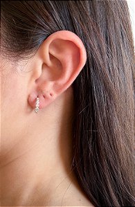 Brinco em Prata Esferas Cravejadas