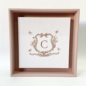 Porta maternidade feminino 3D com monograma bordado