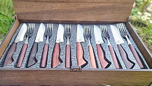 CONJUNTO DE TALHERES 24 PEÇAS (12 GARFOS / 12 FACAS)