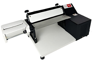 CILINDRO LAMINADOR PARA MASSAS ELÉTRICO MOTOR 28CM COM TALHARIM PRETO 220V 7003 - MALTA