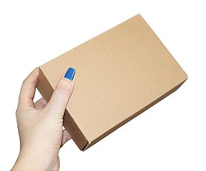 Caixa de Papelão Econômica 16x11x6 cm para Envio Leve E-commerce
