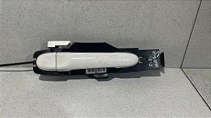 Maçaneta externa Dianteira D. Nissan March/Versa 2011 a 2013