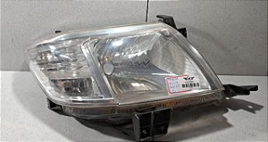 Farol Lado Direito Toyota Hilux - 2010 a 2015