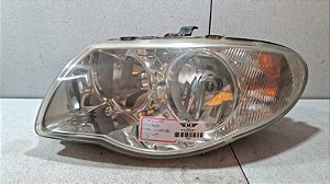 Farol Lado Esquerdo Chrysler Voyager 2005 a 2018