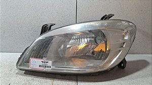 Farol Lado Esquerdo  GM Celta 2006 a 2015  (Arteb)