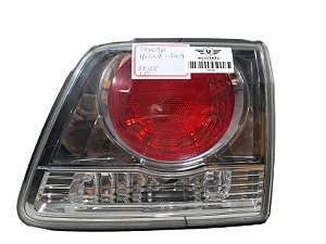 Lanterna Lado Esquerdo Toyota Hilux SW4 Tampa 2013 a 2015