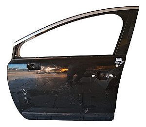 Porta Dianteira Esquerdo Peugeot 3008 2011 A 2016 / Detalhe
