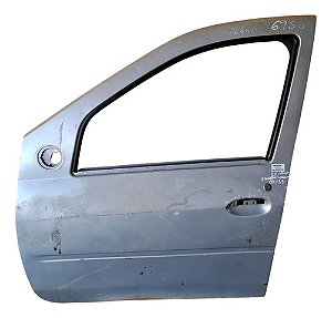 Porta Dianteira Esquerdo Renault Sandero 2007 A 2013 Detalhe