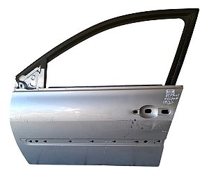 Porta Dianteiro Esquerdo Renault Megane 2008 A 2012 Detalhe