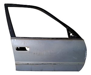Porta Dianteiro Direito Toyota Corolla 1999 A 2002 Detalhe