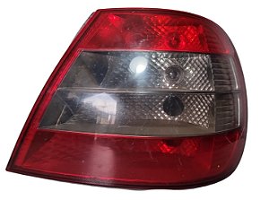 Lanterna Lado Direito Fiat Siena 2001 a 2006 arteb