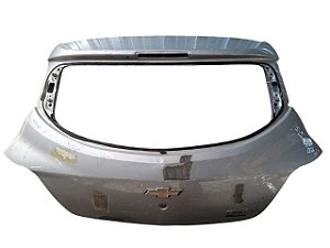 Tampa Traseira  Gm Onix Hatch 2013 a 2019 Com detalhe