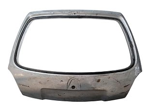 Tampa Traseira Gm Corsa Wind Hatch 1999 a 2002Com detalhe