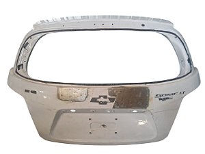 Tampa Traseira Gm Sonic Hatch 2010 a 2014 Com detalhe