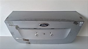 Tampa Traseira Ford Focus Sedan 2009 a 2013 Com detalhe