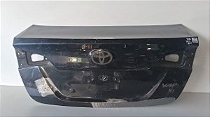 Tampa Traseira Toyota Yaris Sedan 2018 a 2021 Com detalhe
