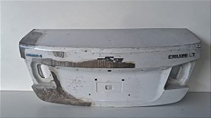 Tampa Traseira Gm Cruze Sedan 2011 a 2016 Com detalhe