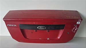 Tampa Traseira Ford Fiesta Sedan 2004 a 2012 Com detalhe