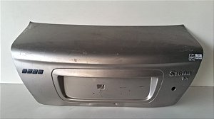 Tampa Traseira Fiat Siena Sedan 2001 a 2006 Com detalhe