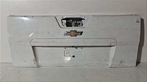 Tampa Traseira Gm Montana 2011 a 2018 Com detalhe