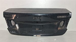 Tampa Traseira Gm Cruze 2011 a 2016 Com detalhe