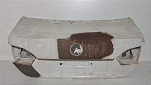 Tampa Traseira Sedan Vw Jetta 2011 a 2015 Com detalhe