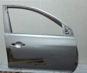 Porta Dianteira Direita Nissan Versa 2013 a 2018 Com detalhe