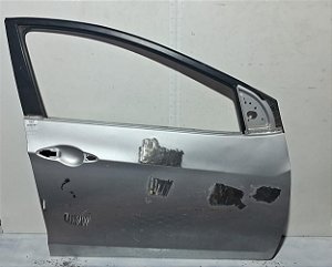 Porta Dianteira Direita Hyundai i30 2012 a 2016 com detalhe