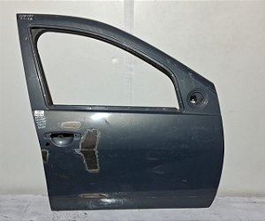 Porta Dianteira Direita Renault Sandero2010 a 2020 com furo