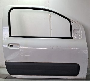 Porta Dianteira Direito Fiat Uno/Fiorino 2010 a 2014 Detalhe