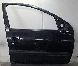 Porta Dianteira Direita Peugeot 206/207 1998 a 2009  detalhe
