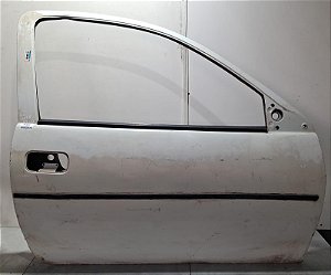 Porta Lado Direito Gm Corsa 1994 a 2002 Com detalhe