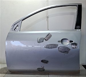 Porta Dianteira Esquerda Nissan March 2011 a 2019 Com detalhe
