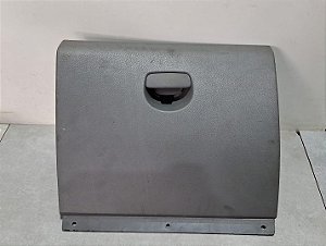Tampa Porta Luvas Renault logan Sandero 2015 a 2020  detalhe
