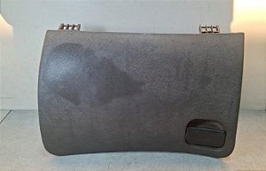 Tampa Porta luvas Ford Fiesta/Courier 1996 a 2002Com detalhe