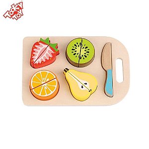 CORTANDO FRUTAS