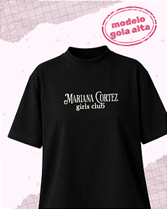 Camiseta Gola Alta - Mariana Cortez