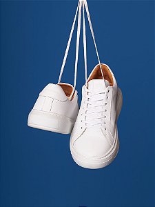 tenis urban em couro com cadarço