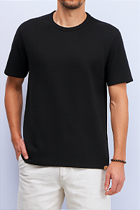 CAMISETA SLIM COM GOLA CARECA EM MALHA TEXTURIZADA