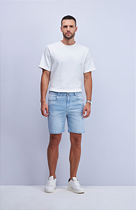 BERMUDA SLIM COMPRIMENTO MÉDIO JEANS CLARO