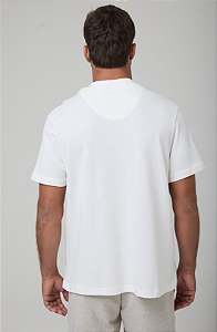 CAMISETA COMFORT EM MALHA MAQUINETADA