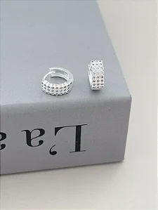 Argolinha três fileiras cravejadas de zircõnias