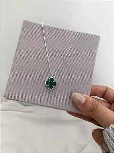 Colar Virginia verde