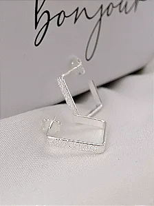 Brinco argola quadrada brilhosa